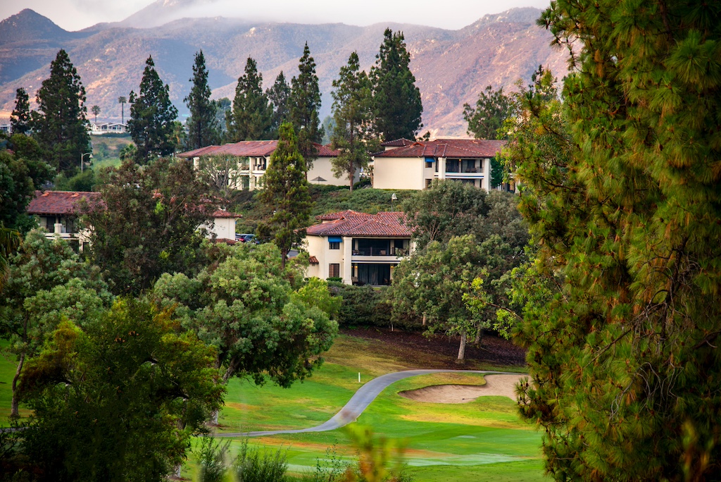 Luxury Golf Villa Design to Your Home